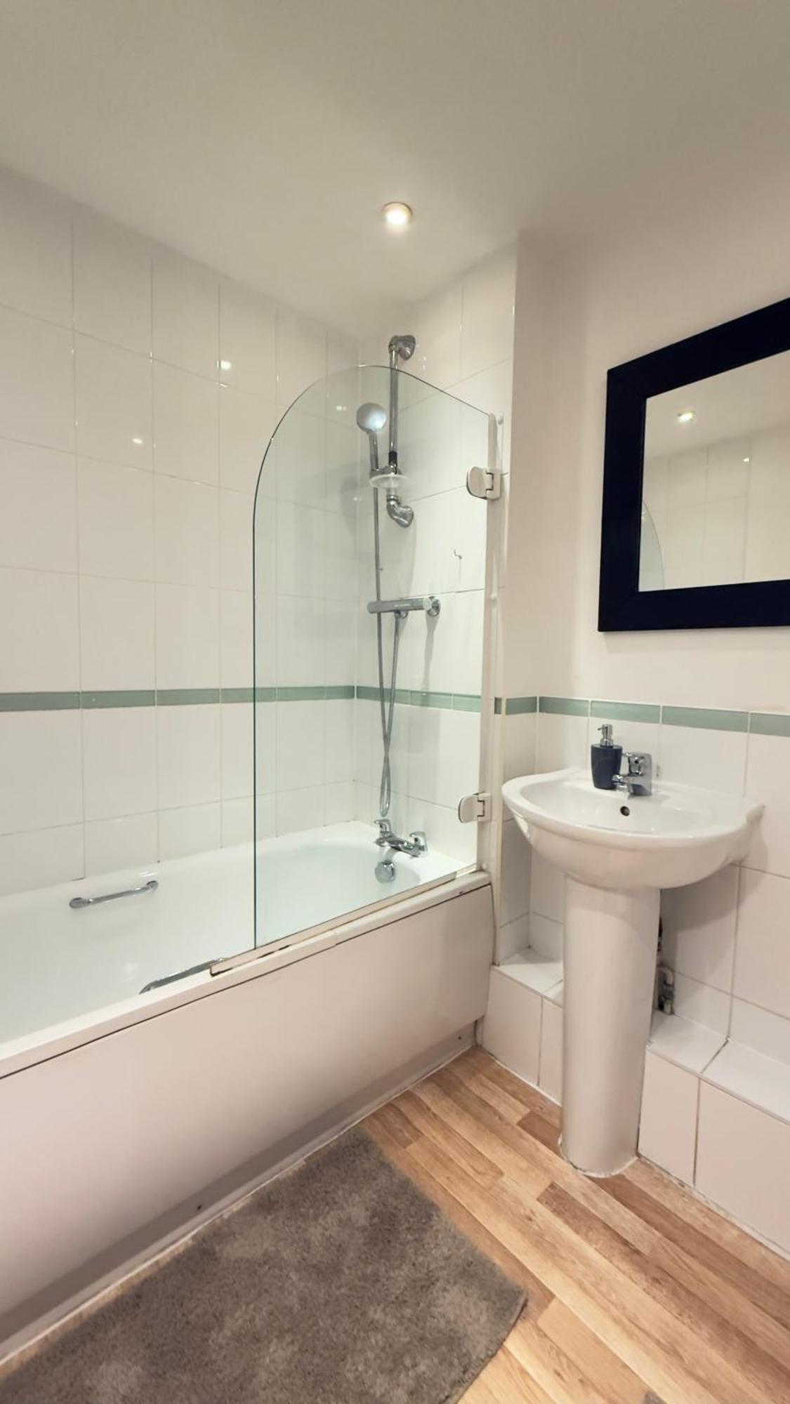 Appartement Modern Spacious Opposite Station Ii *