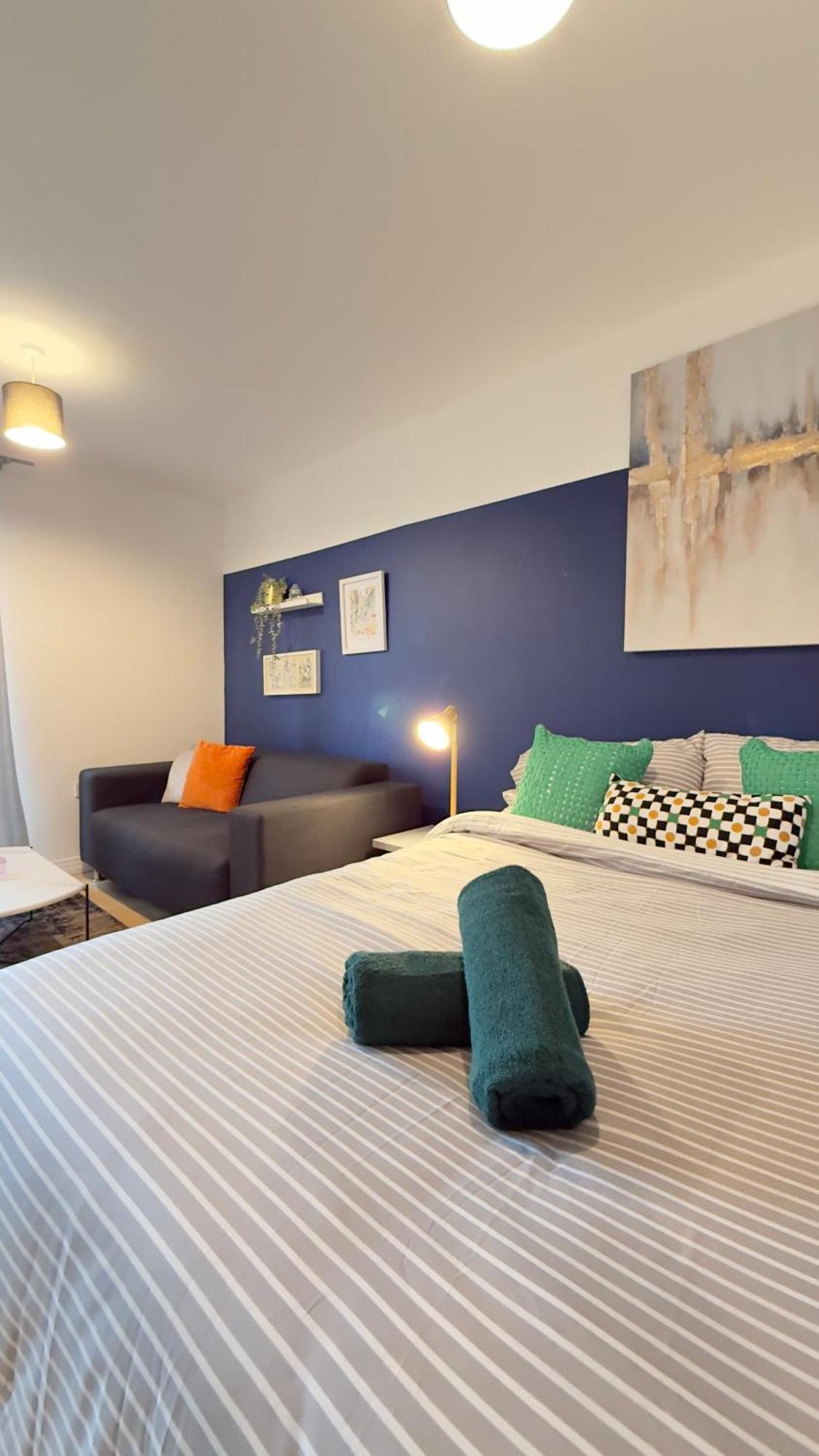 Modern Spacious Opposite Station Ii Appartement Londres